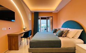 Yourhome - Lucrezia Suites